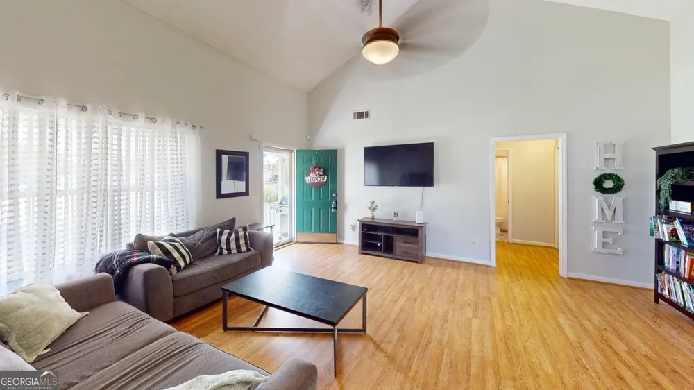 2124 Broad ST Statham, GA 30666