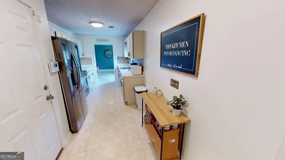 2124 Broad ST Statham, GA 30666