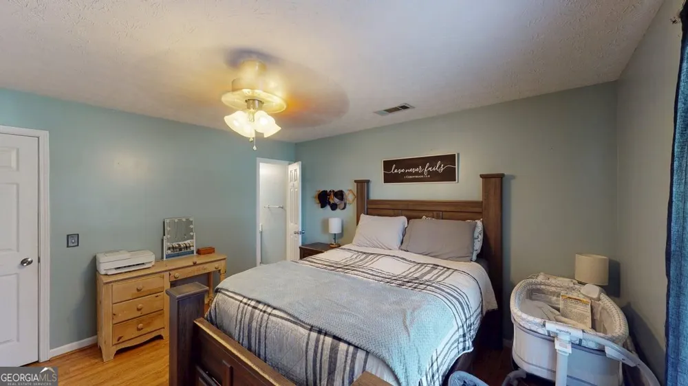 2124 Broad ST Statham, GA 30666