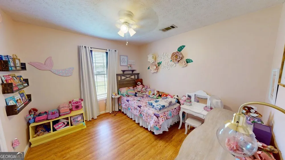 2124 Broad ST Statham, GA 30666