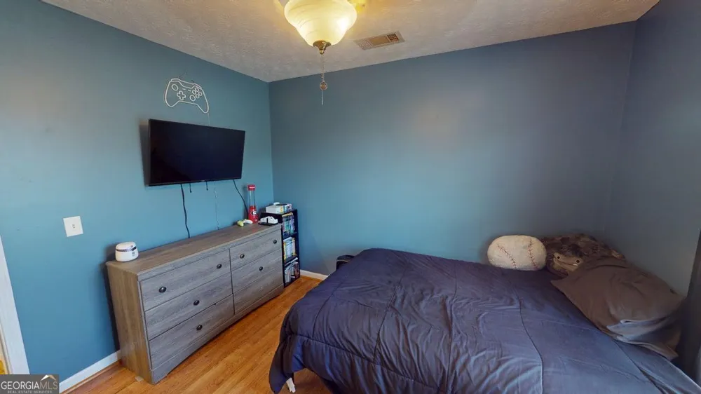 2124 Broad ST Statham, GA 30666