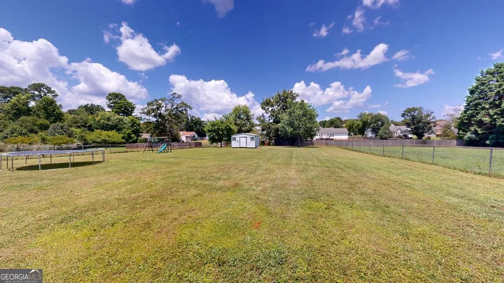 2124 Broad ST Statham, GA 30666