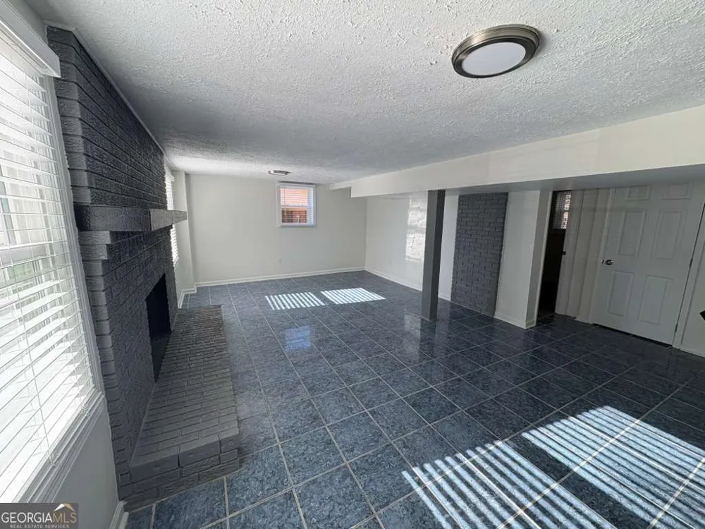 4675 Lincoln WAY SW Lilburn, GA 30047