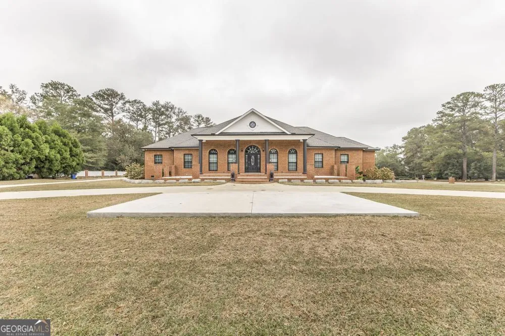 100 Parks RDG Dublin, GA 31021