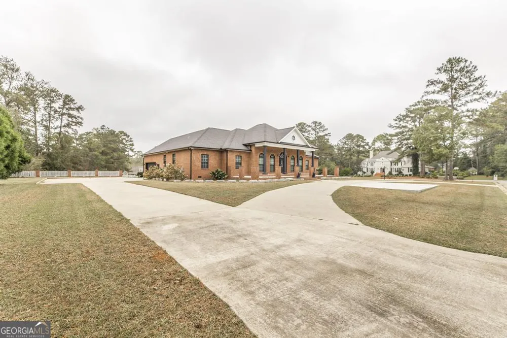 100 Parks RDG Dublin, GA 31021