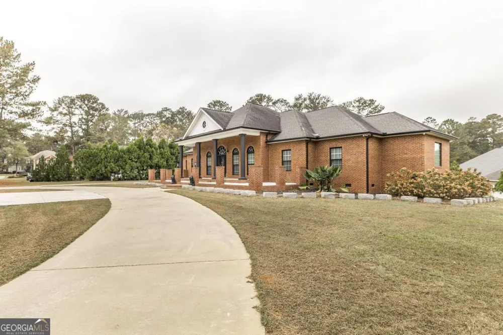 100 Parks RDG Dublin, GA 31021