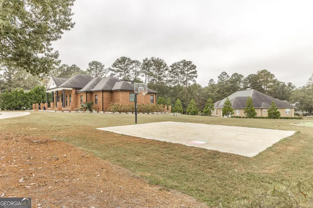 100 Parks RDG Dublin, GA 31021