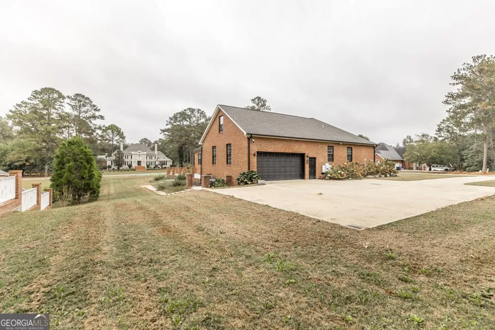 100 Parks RDG Dublin, GA 31021
