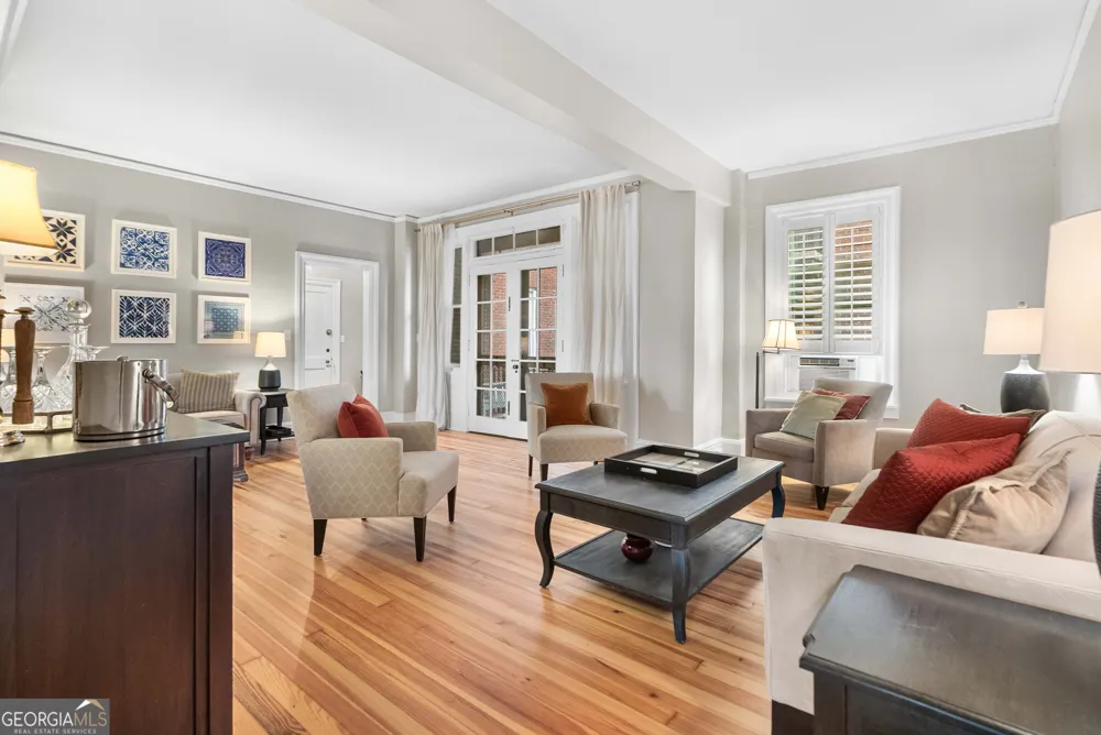 24 E Liberty ST Savannah, GA 31401
