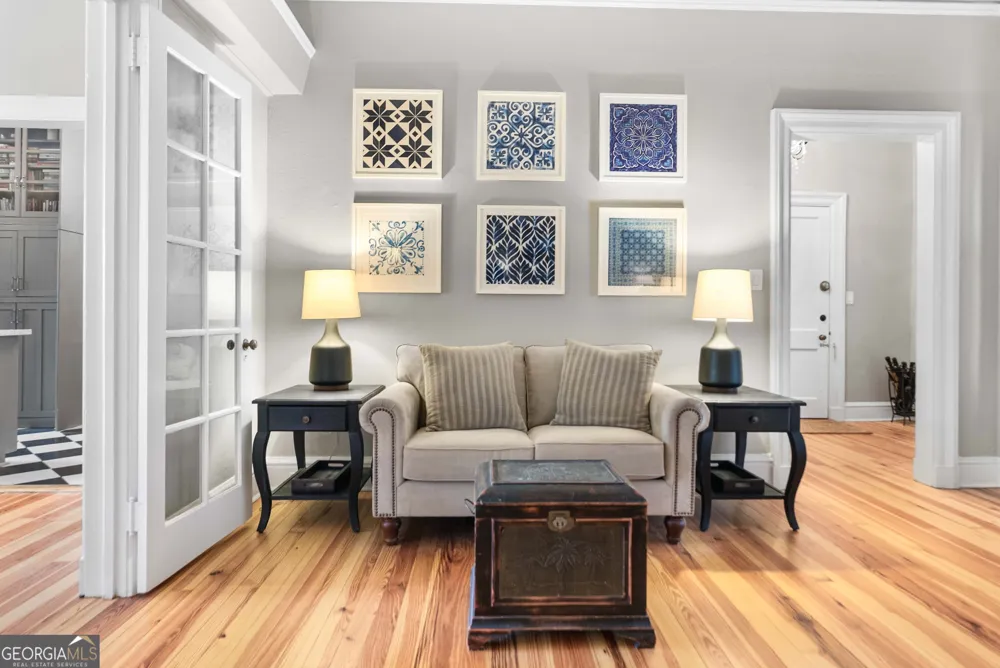 24 E Liberty ST Savannah, GA 31401