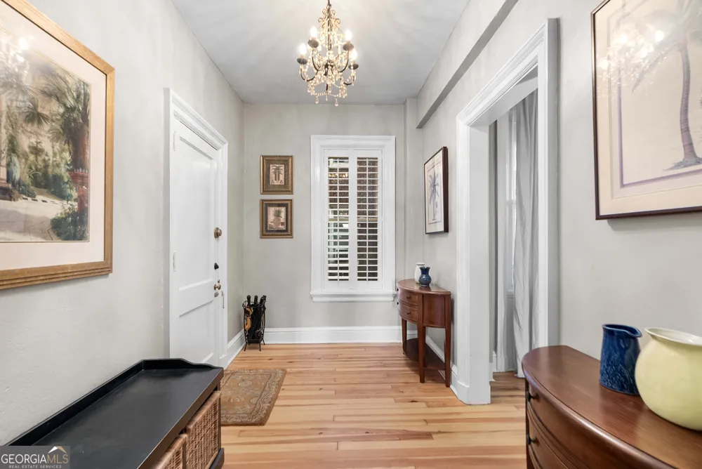 24 E Liberty ST Savannah, GA 31401