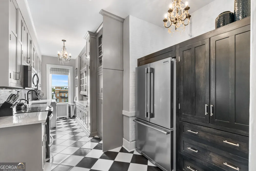24 E Liberty ST Savannah, GA 31401