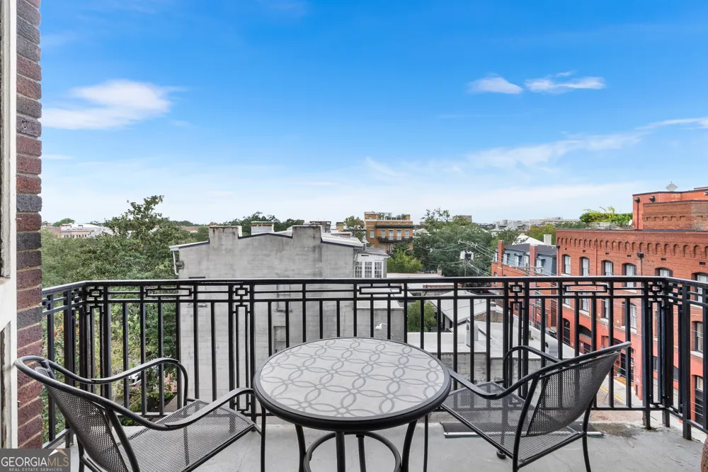24 E Liberty ST Savannah, GA 31401