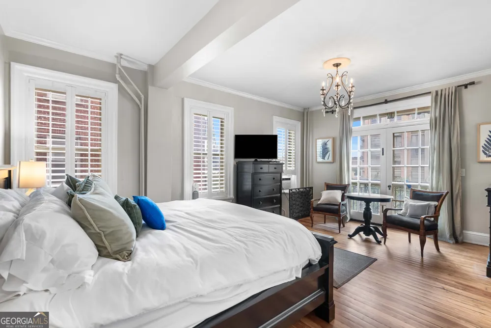 24 E Liberty ST Savannah, GA 31401