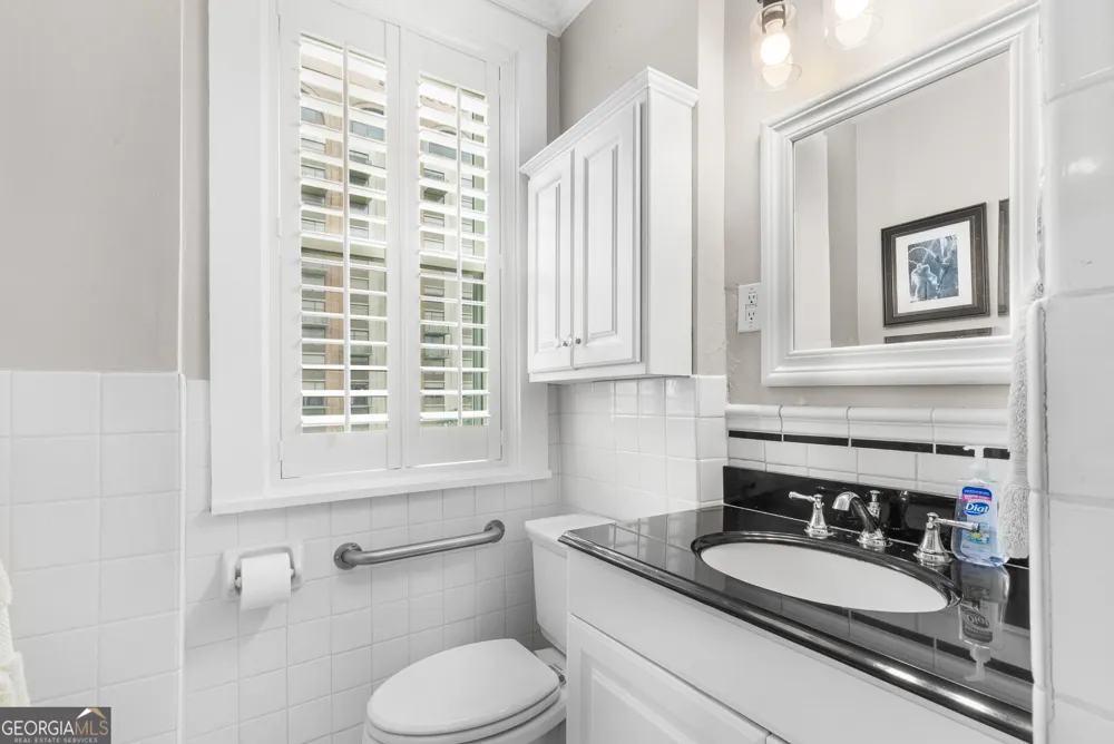 24 E Liberty ST Savannah, GA 31401