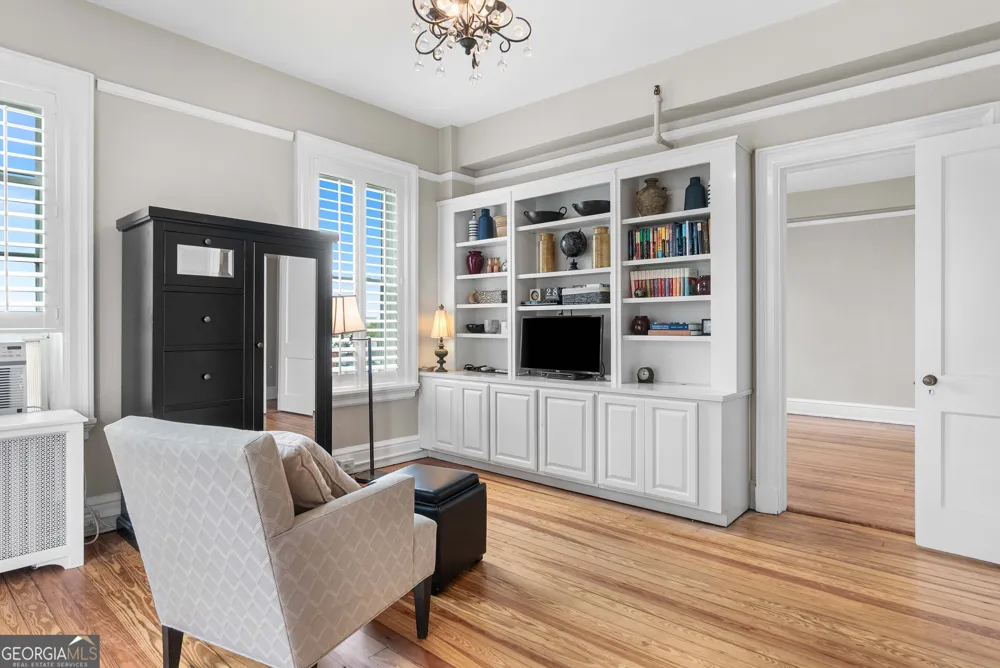 24 E Liberty ST Savannah, GA 31401