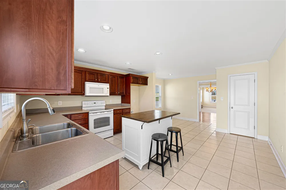 617 Ridgeview LN Lavonia, GA 30553