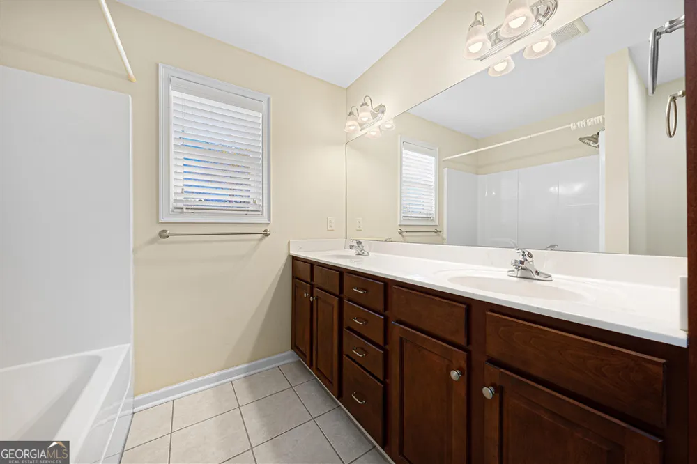 617 Ridgeview LN Lavonia, GA 30553