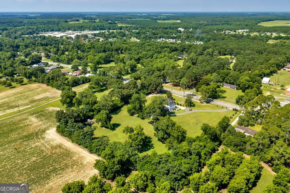 700 N 3rd ST Vienna, GA 31092