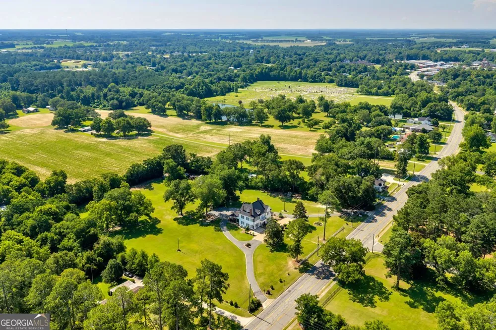 700 N 3rd ST Vienna, GA 31092