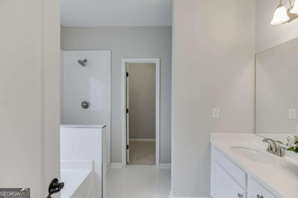 3941 Lake Pass LN Suwanee, GA 30024