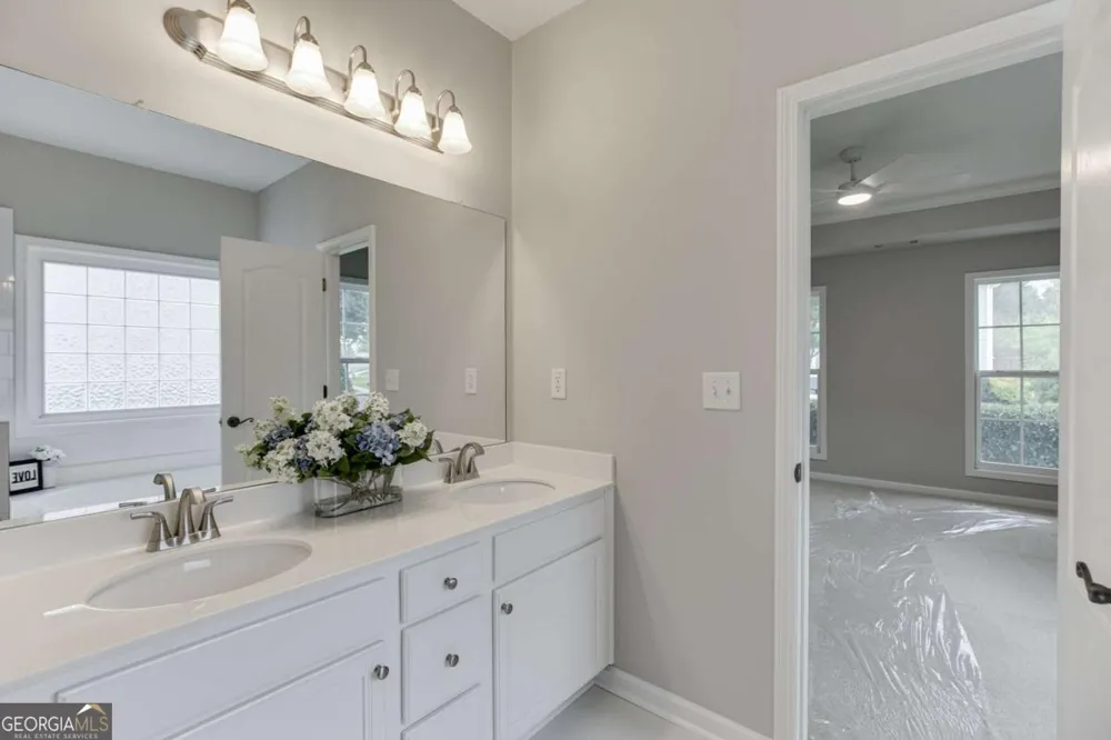 3941 Lake Pass LN Suwanee, GA 30024