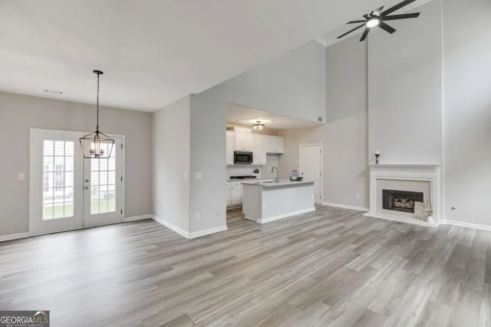 3941 Lake Pass LN Suwanee, GA 30024