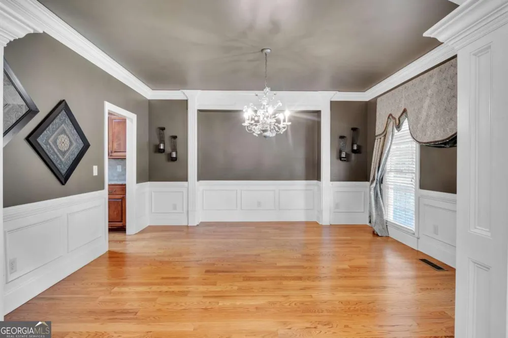 1020 Cranbrook Glen LN Snellville, GA 30078