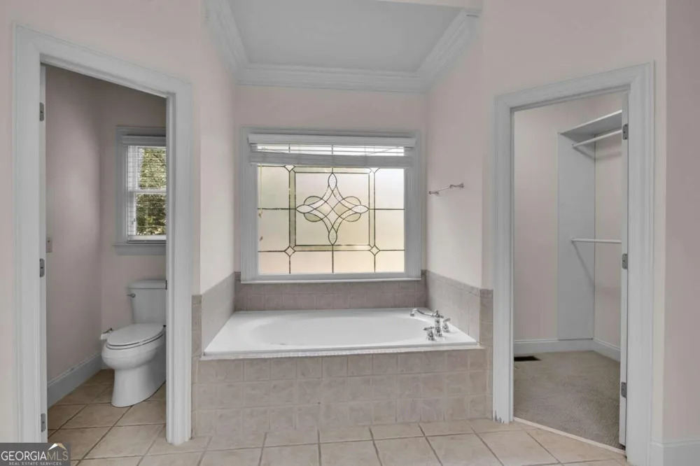 1020 Cranbrook Glen LN Snellville, GA 30078