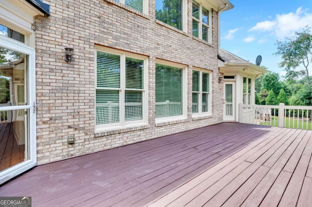 1020 Cranbrook Glen LN Snellville, GA 30078