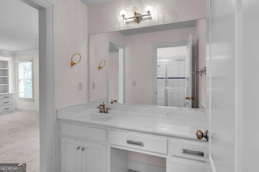 1020 Cranbrook Glen LN Snellville, GA 30078