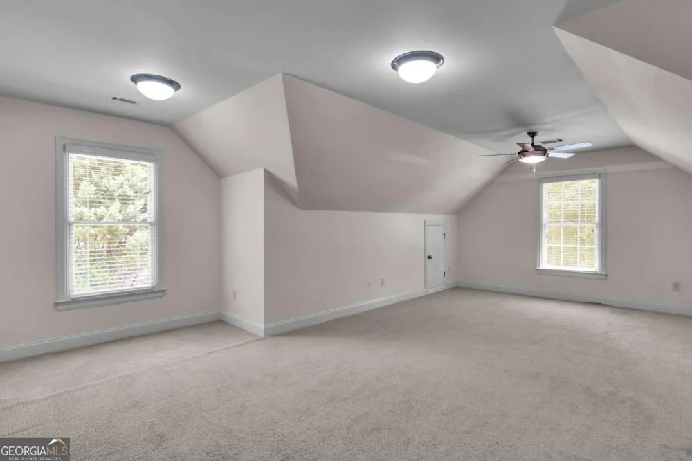 1020 Cranbrook Glen LN Snellville, GA 30078