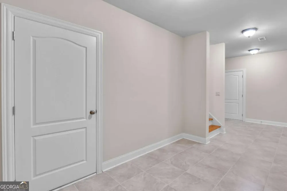 1020 Cranbrook Glen LN Snellville, GA 30078