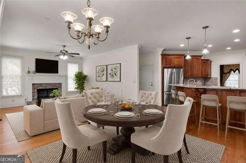 1020 Cranbrook Glen LN Snellville, GA 30078