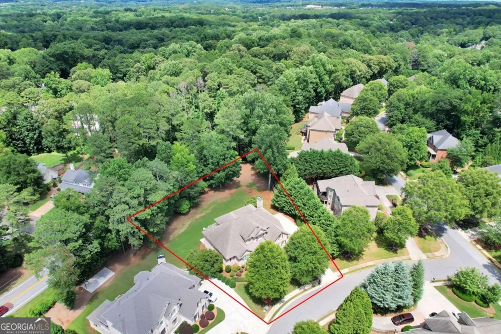 1020 Cranbrook Glen LN Snellville, GA 30078