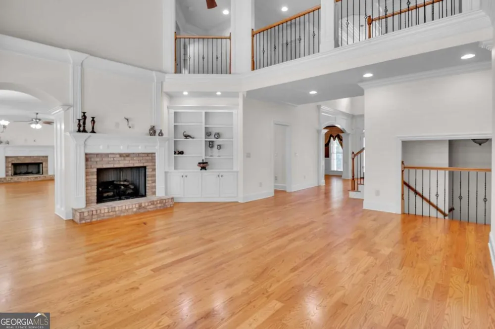 1020 Cranbrook Glen LN Snellville, GA 30078