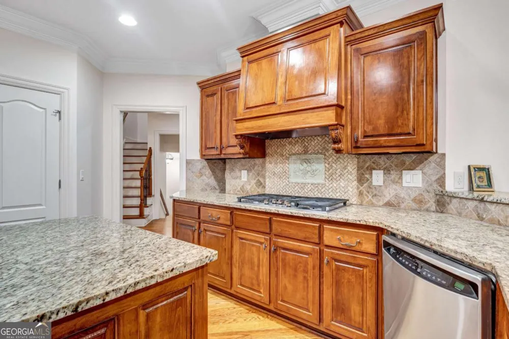 1020 Cranbrook Glen LN Snellville, GA 30078
