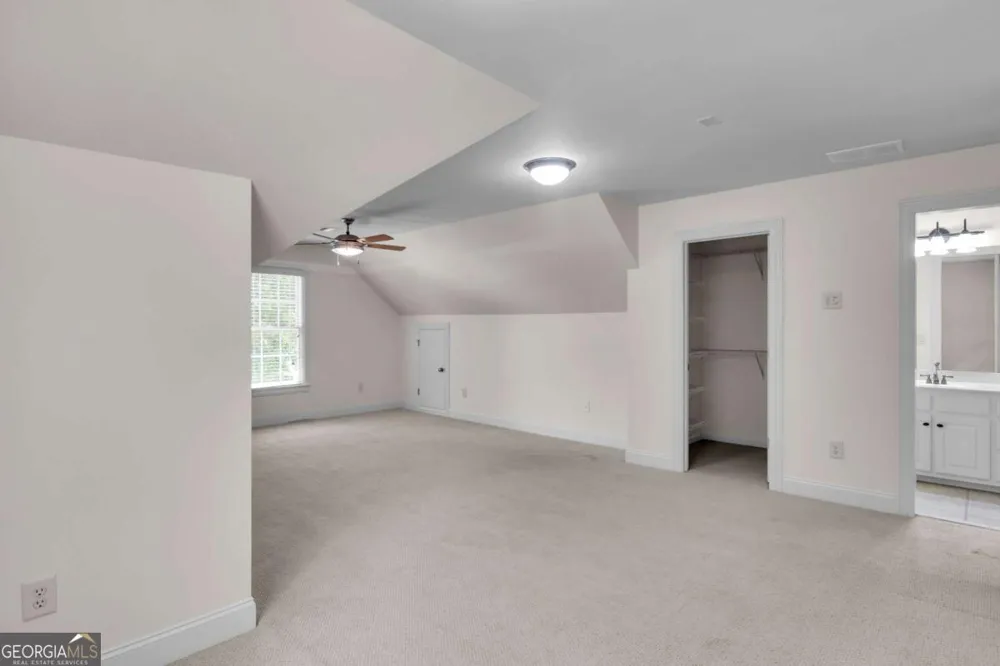 1020 Cranbrook Glen LN Snellville, GA 30078