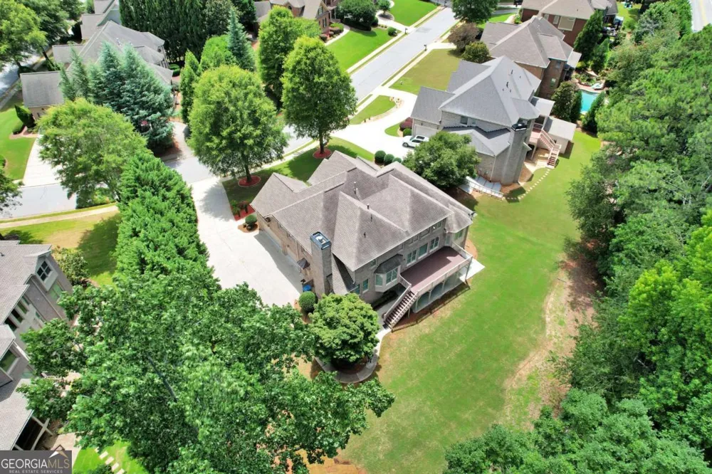 1020 Cranbrook Glen LN Snellville, GA 30078