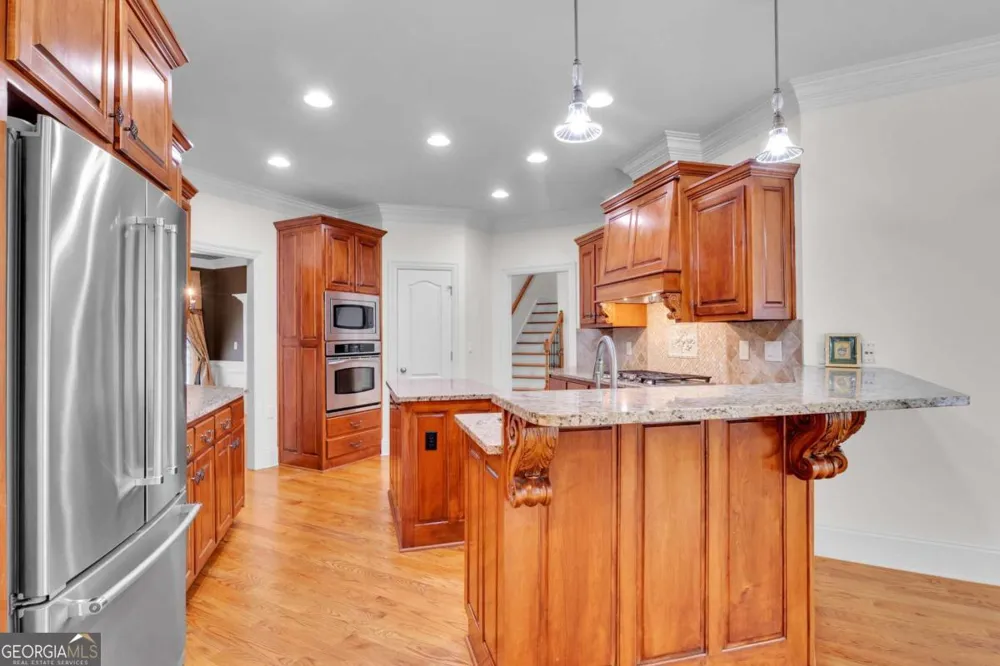 1020 Cranbrook Glen LN Snellville, GA 30078