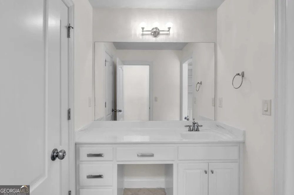 1020 Cranbrook Glen LN Snellville, GA 30078