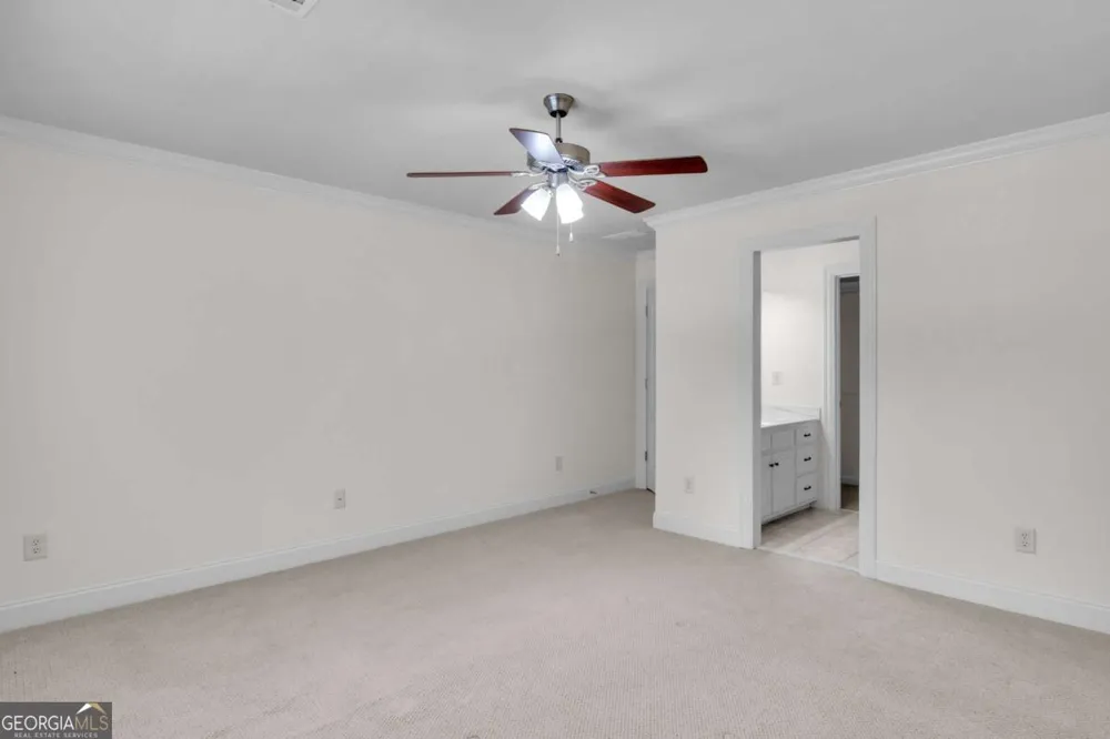 1020 Cranbrook Glen LN Snellville, GA 30078