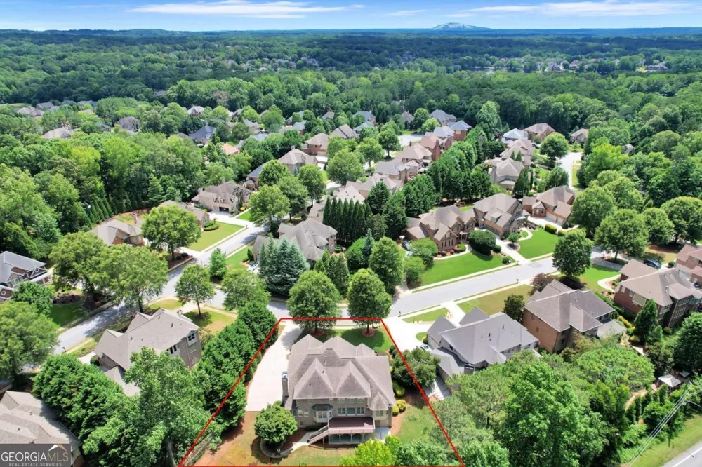 1020 Cranbrook Glen LN Snellville, GA 30078