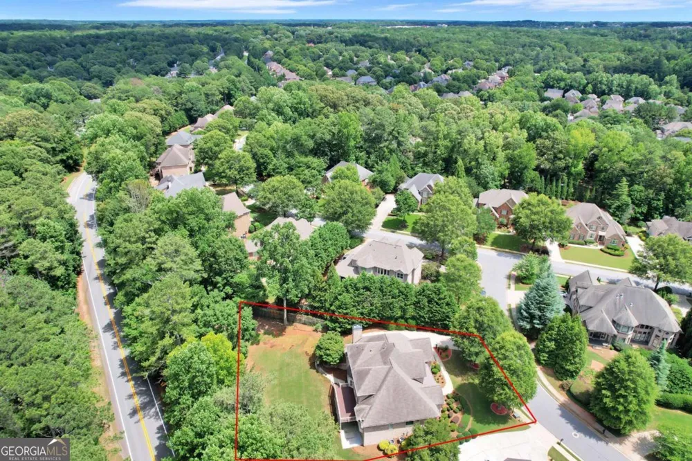 1020 Cranbrook Glen LN Snellville, GA 30078