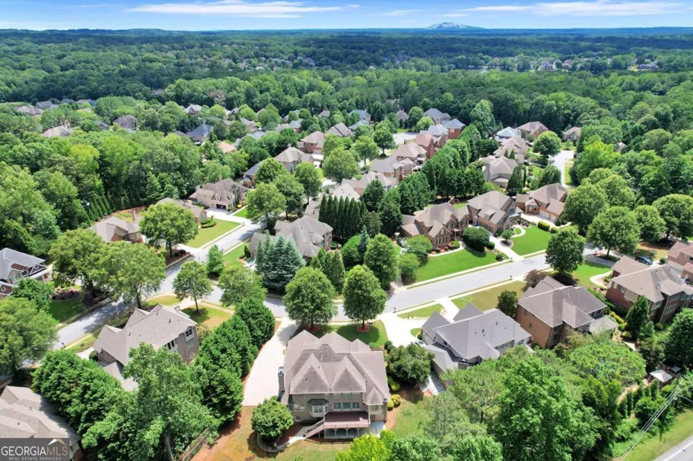 1020 Cranbrook Glen LN Snellville, GA 30078