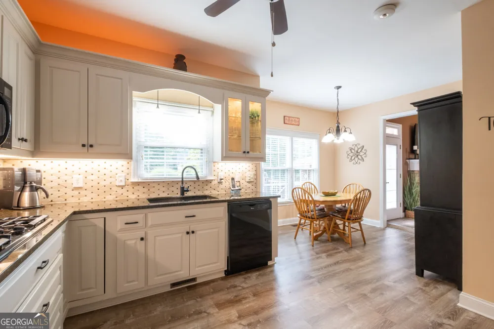 4967 Reed Field DR NE Oakwood, GA 30566