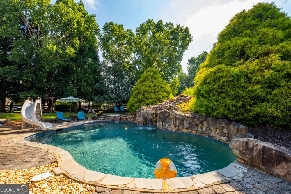 4967 Reed Field DR NE Oakwood, GA 30566