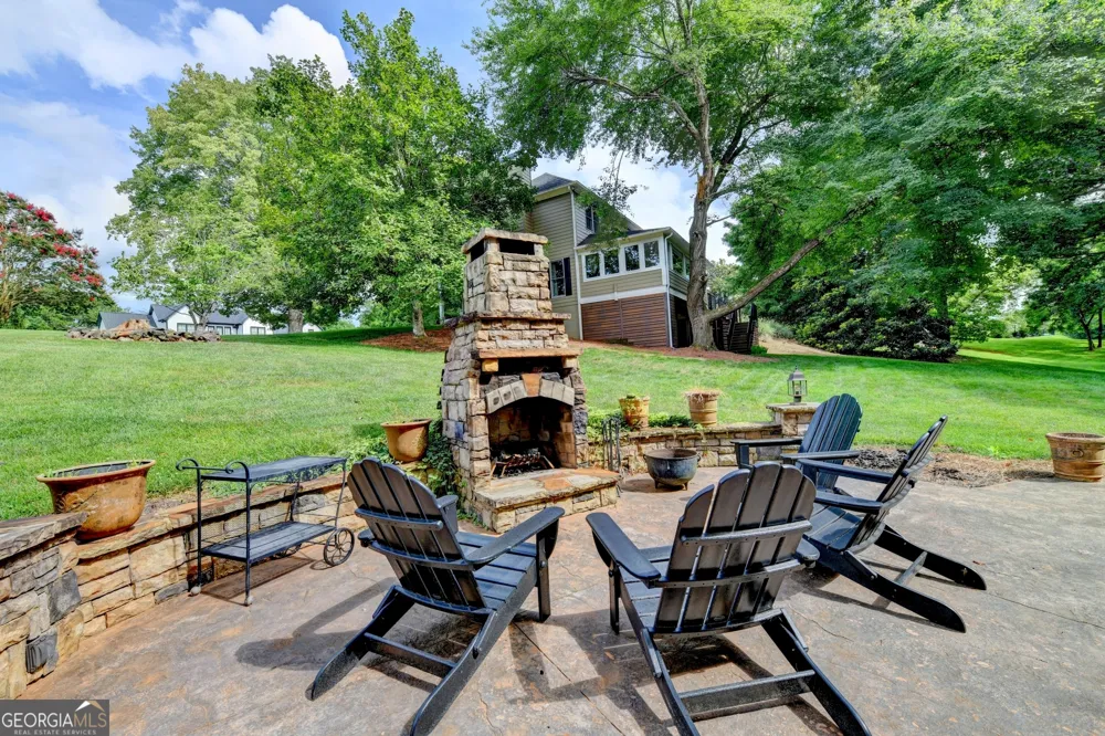 33 Highland RD N Dahlonega, GA 30533
