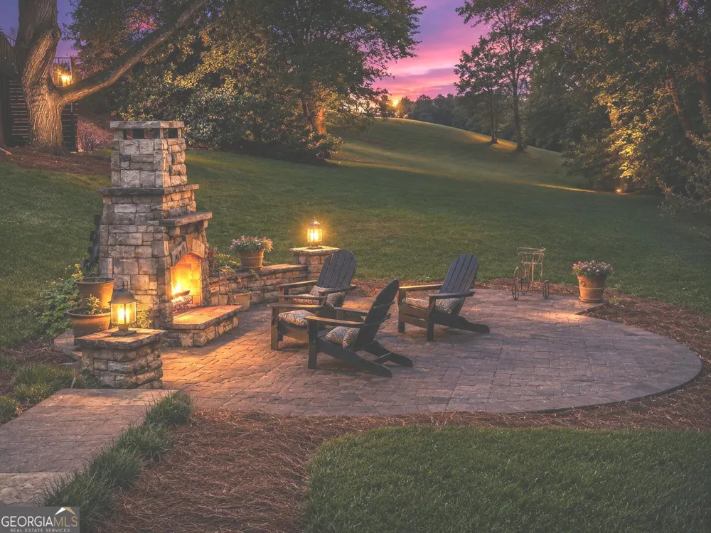 33 Highland RD N Dahlonega, GA 30533