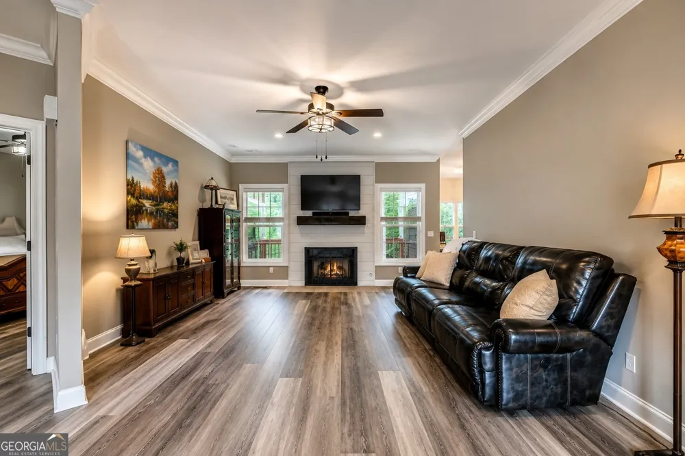 33 Highland RD N Dahlonega, GA 30533